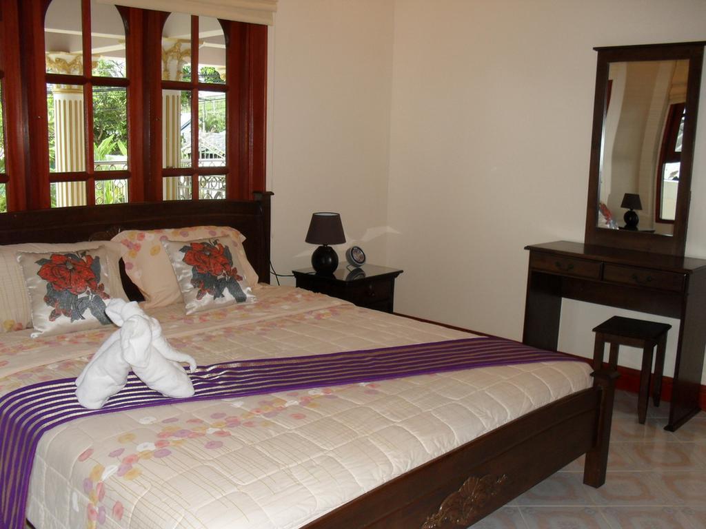 Majestic Villas Phuket Rawai Exterior photo